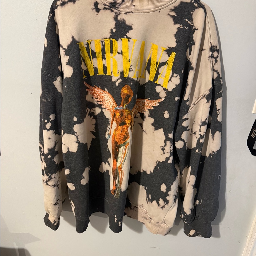 H&M Black and Cream Graphic Sweatshirt